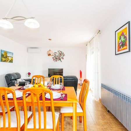 Family House With 2 Apartments - Irma Medulin Exteriör bild